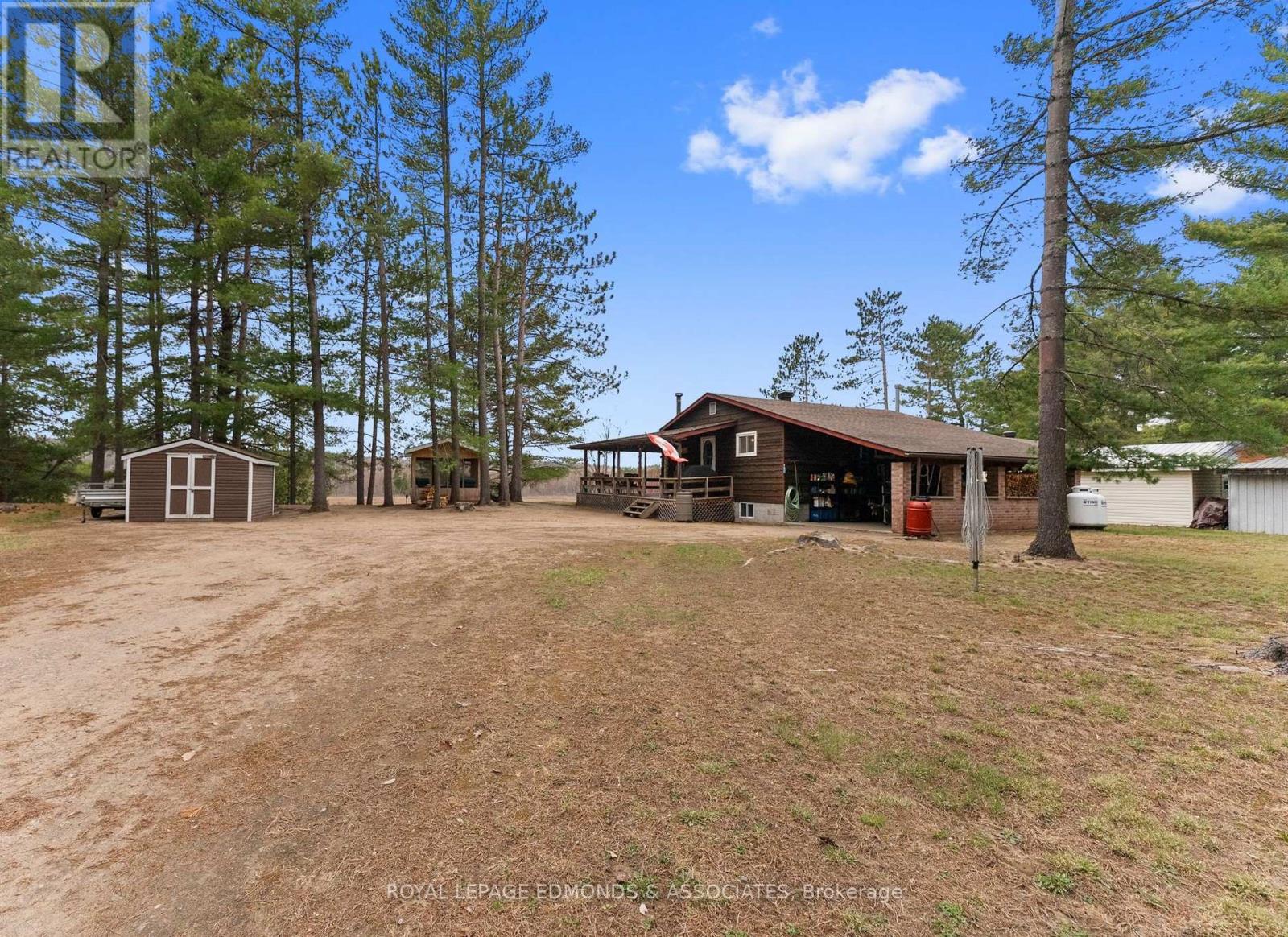 626 PECOSKIE DRIVE - 36
