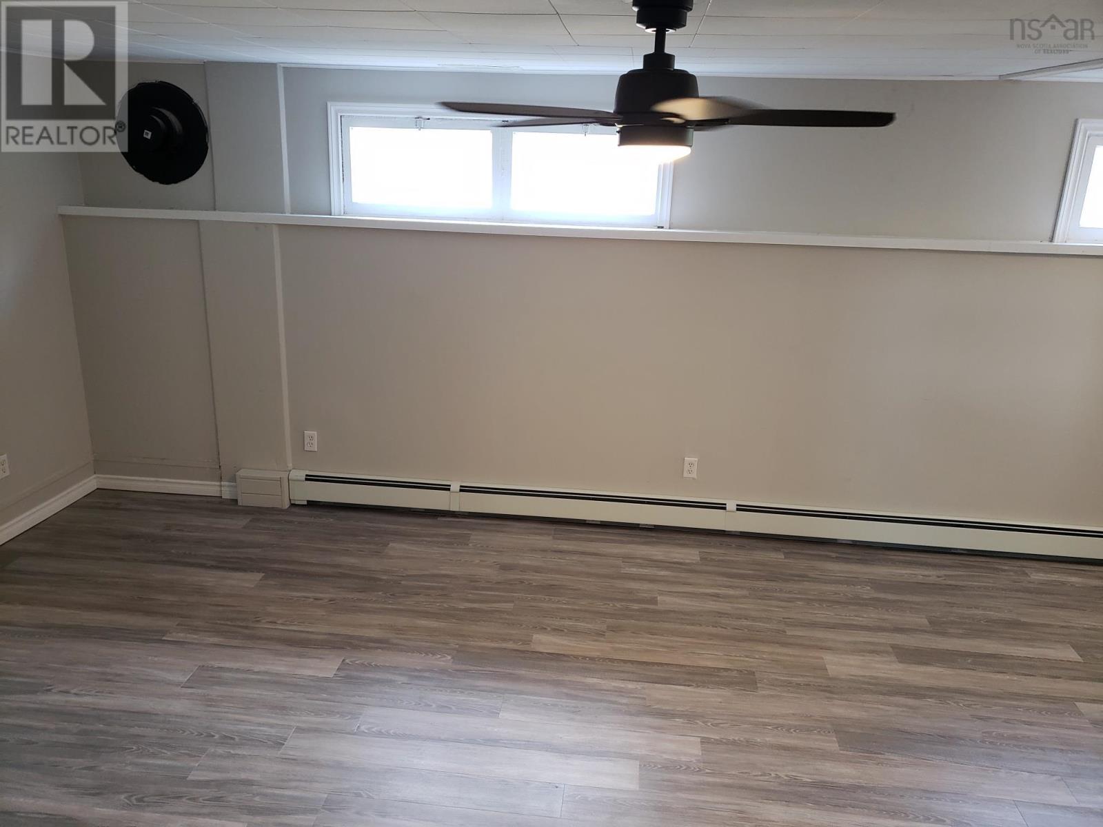 398 Belcher Street - 18