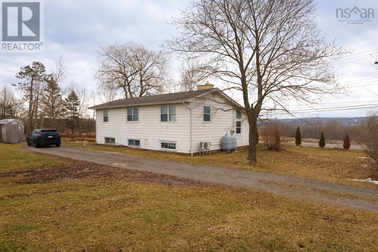 398 Belcher Street - 3