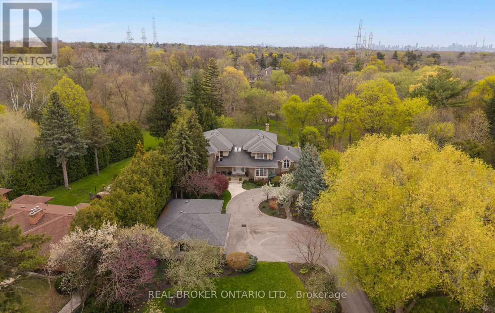 Listing photo of 37 LORRAINE GARDENS