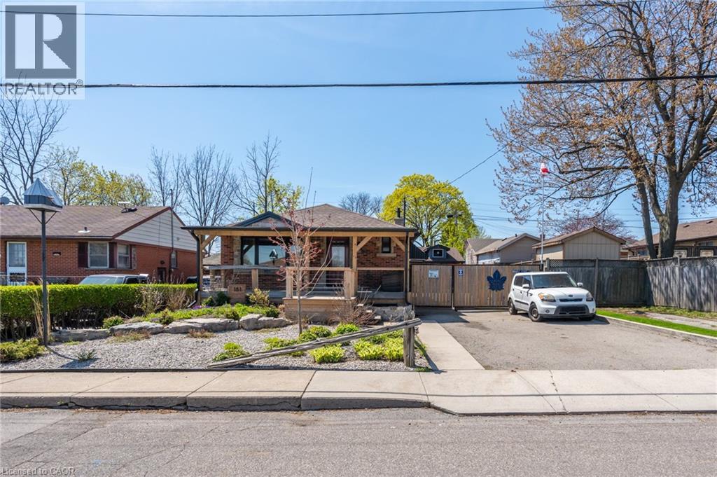 151 WINCHESTER Boulevard, Hamilton, Ontario, L8T2M9 — Photo 2