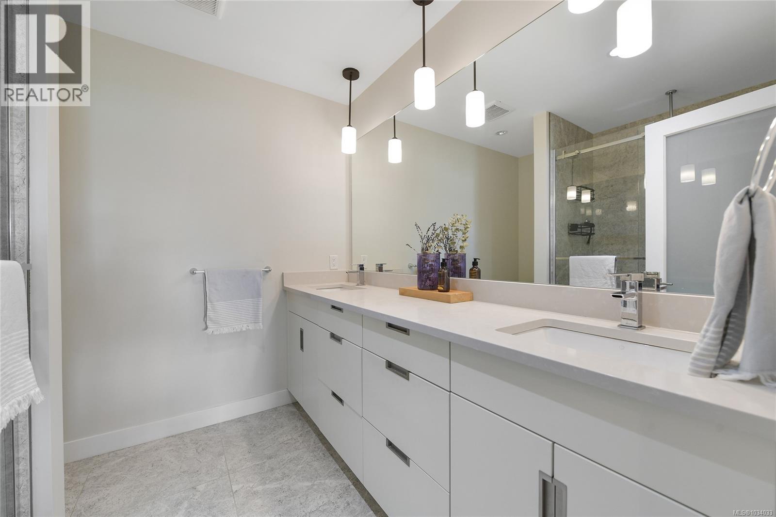 #103 3284 Kettle Creek Cres - 33
