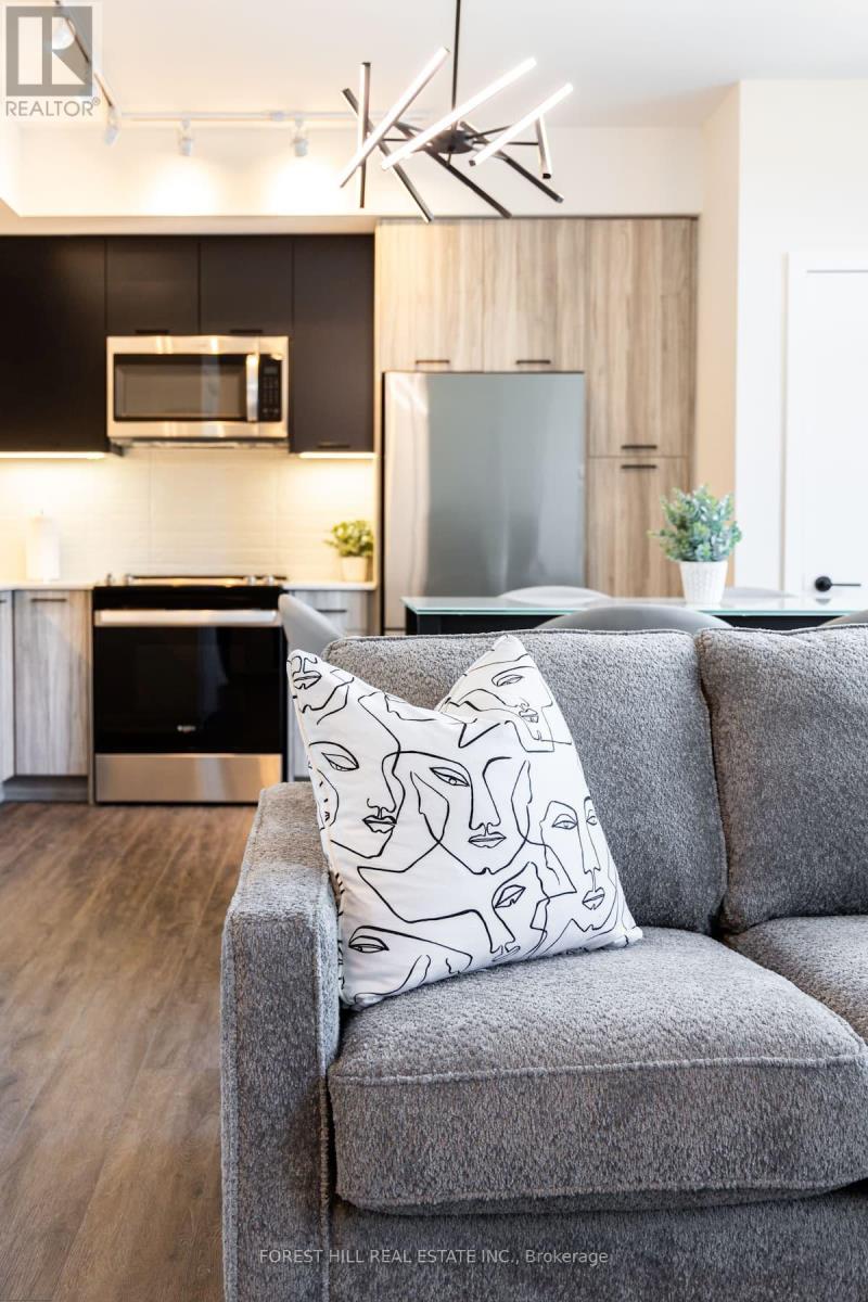 #103 2300 ST CLAIR AVENUE W - 11
