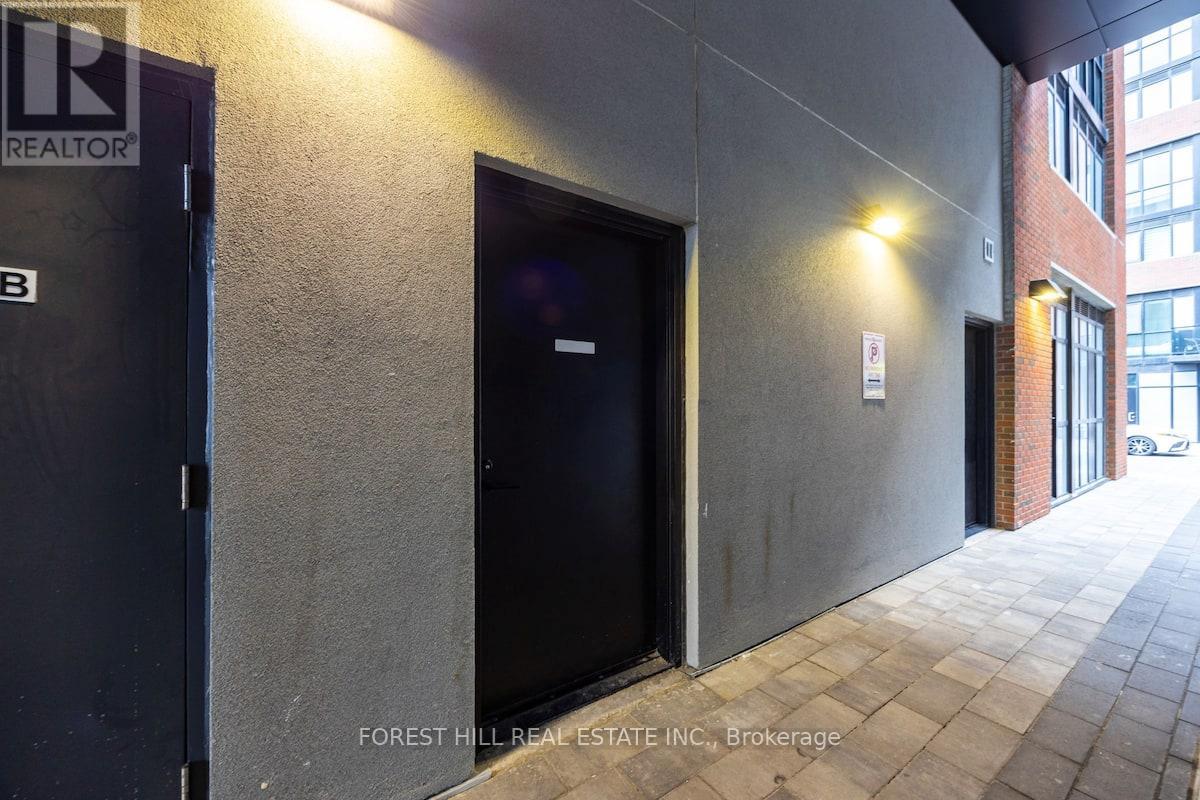 #103 2300 ST CLAIR AVENUE W - 31