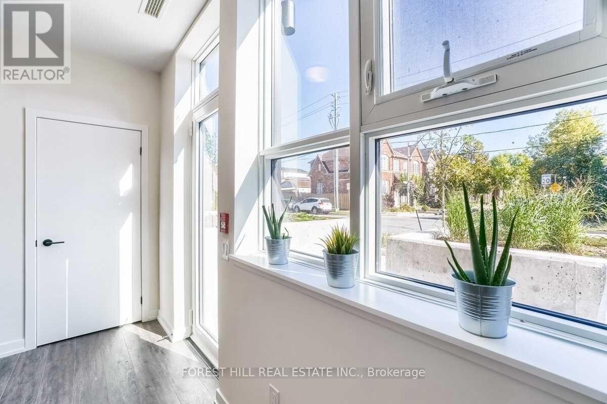 #103 2300 ST CLAIR AVENUE W - 33