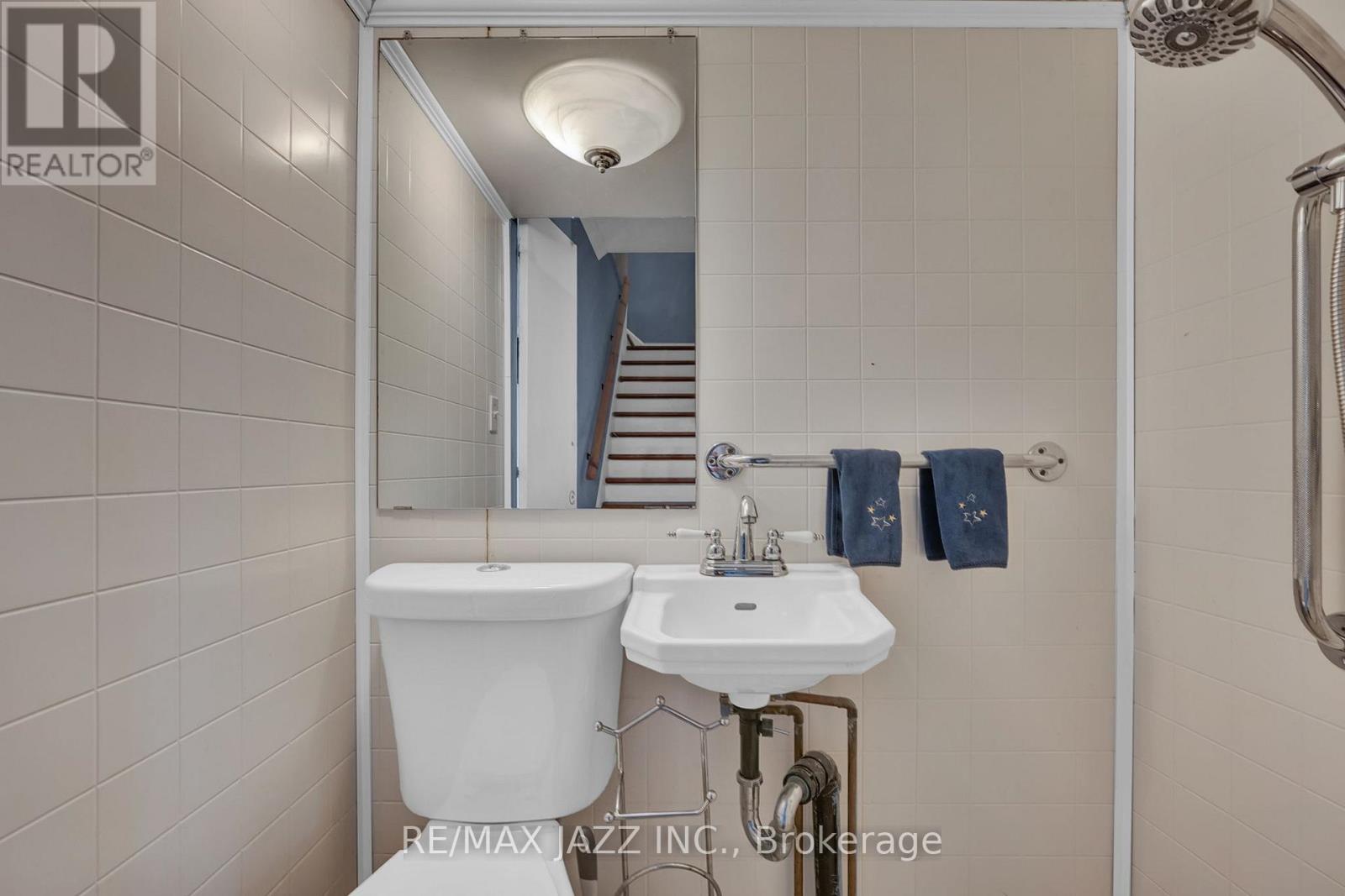636 CARNEGIE AVENUE - 7
