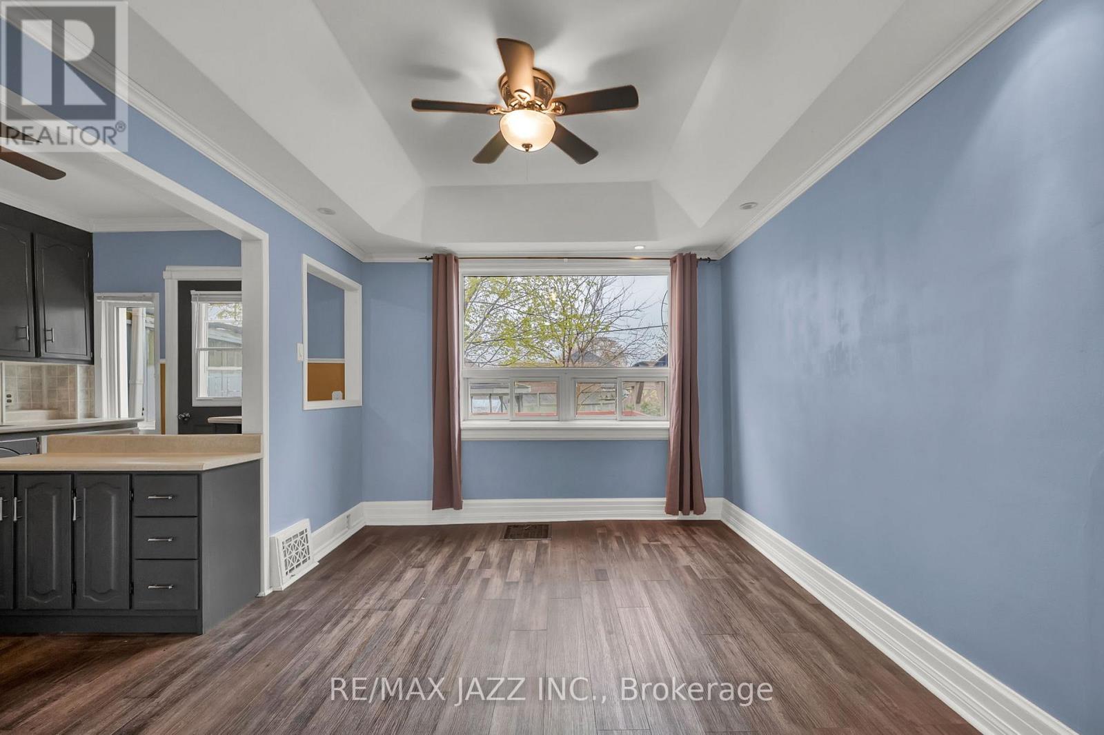 636 CARNEGIE AVENUE - 8