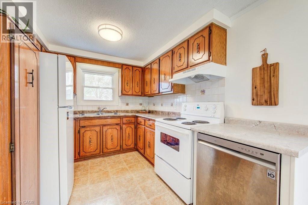 35 MOCKINGBIRD Drive, Elmira, Ontario, N3B3E4 — Photo 22
