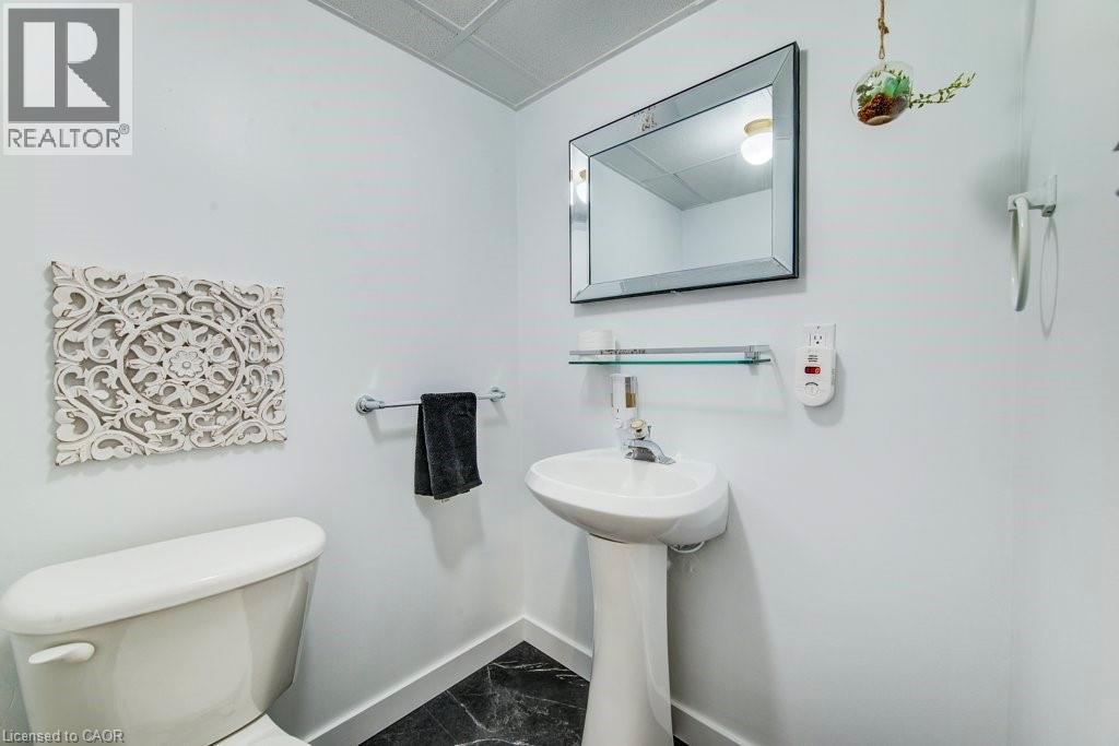35 MOCKINGBIRD Drive, Elmira, Ontario, N3B3E4 — Photo 3