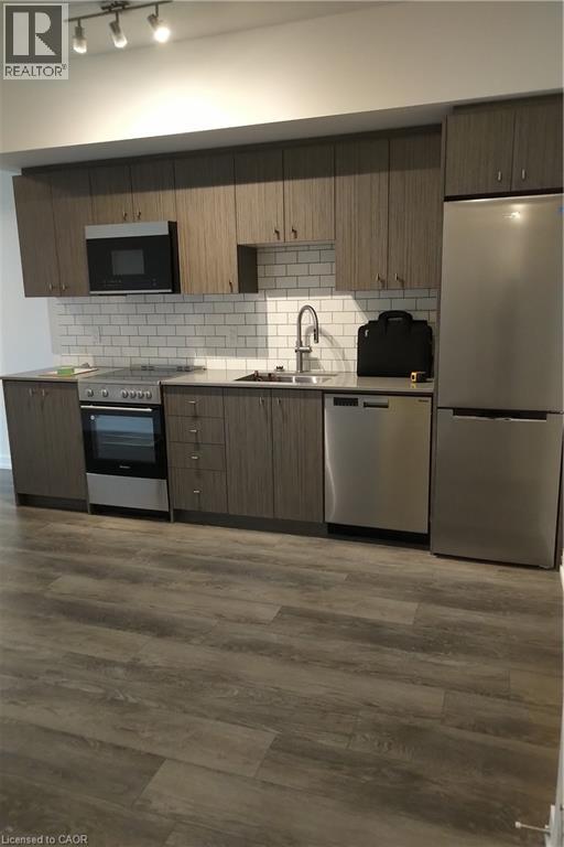 15 WELLINGTON Street S Unit# 1014, Kitchener, Ontario, N2G0E4 — Photo 3