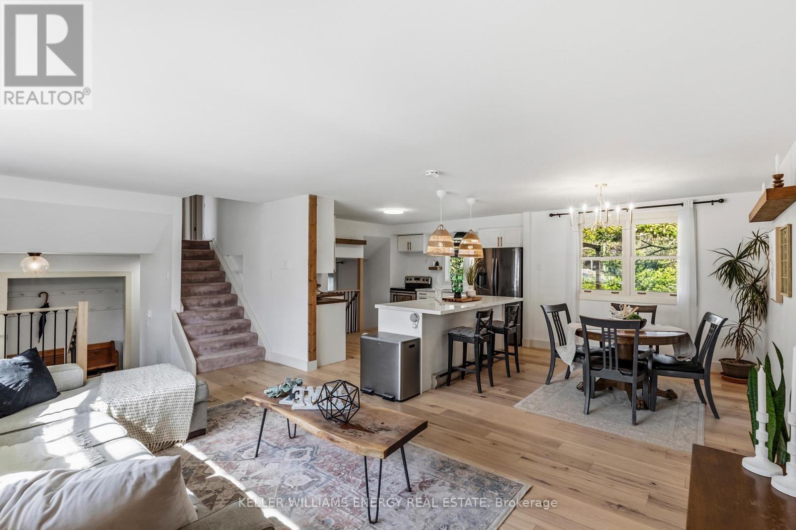 58 VICTORIA AVENUE N - 8