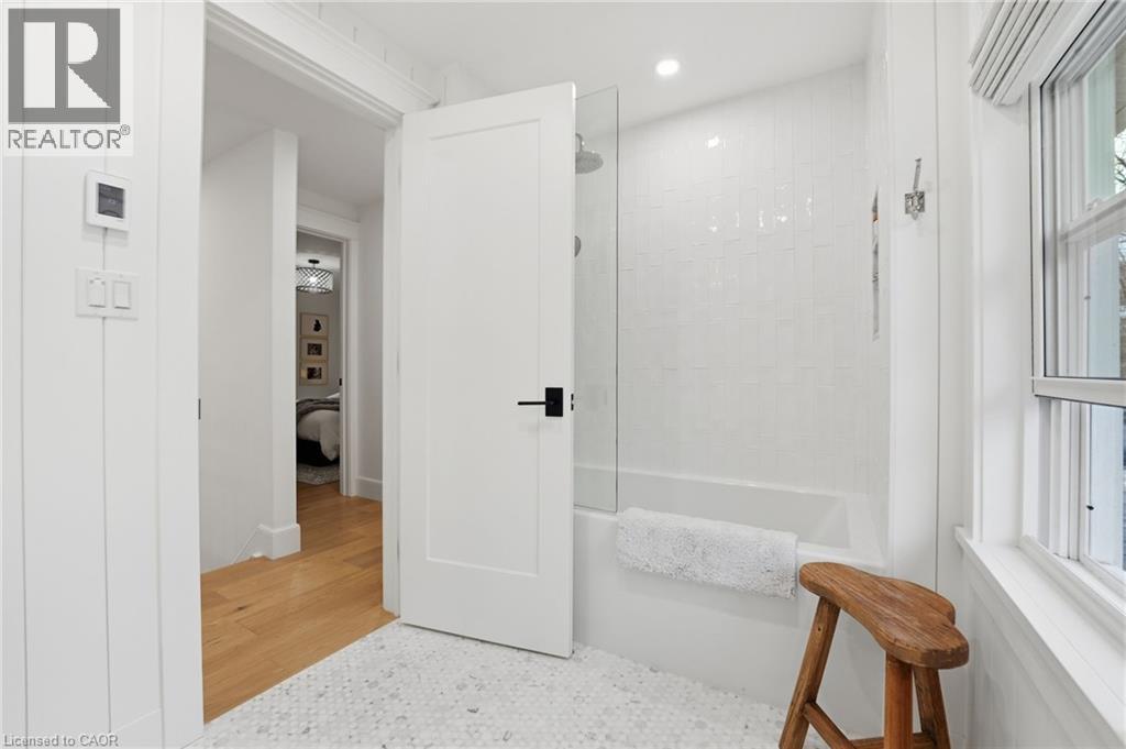 145 NORTH SHORE Boulevard W, Burlington, Ontario, L7T1A2 — Photo 4