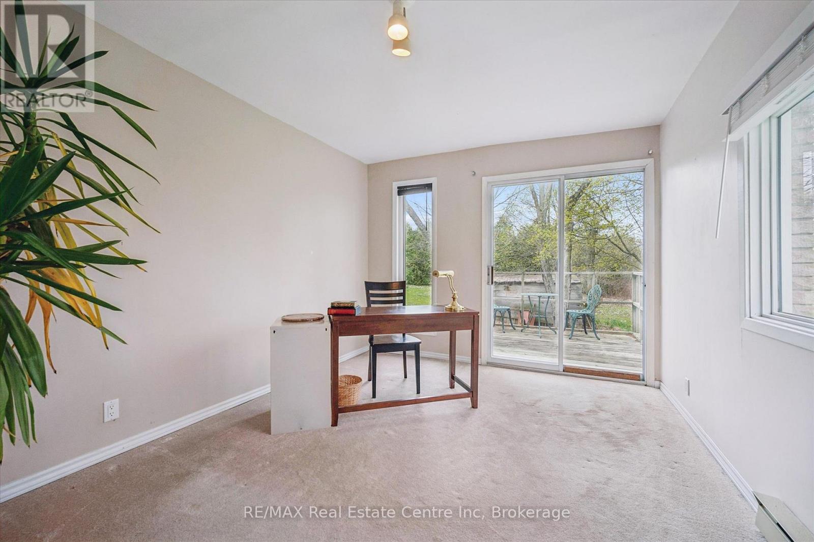 8420 ERAMOSA-GARAFRAXA TOWNLINE - 15
