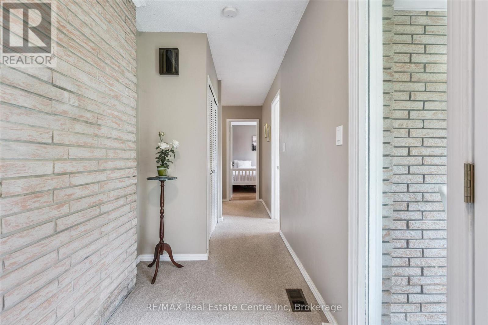 8420 ERAMOSA-GARAFRAXA TOWNLINE - 25