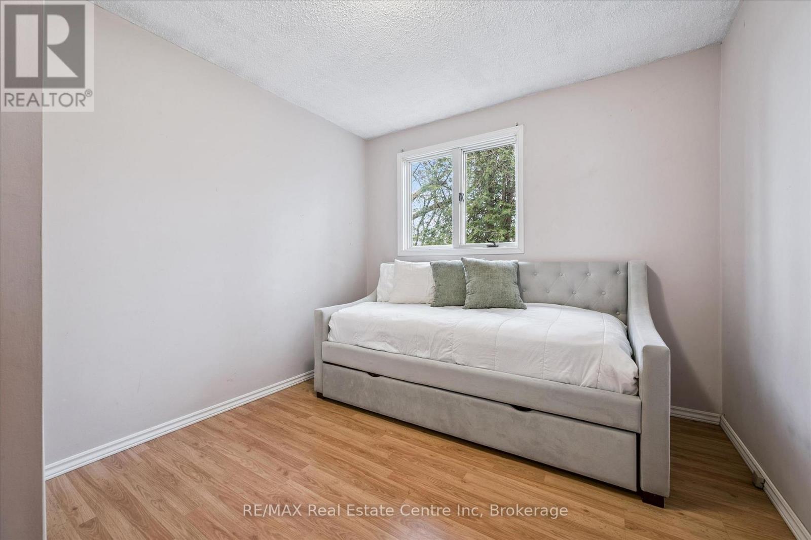 8420 ERAMOSA-GARAFRAXA TOWNLINE - 27