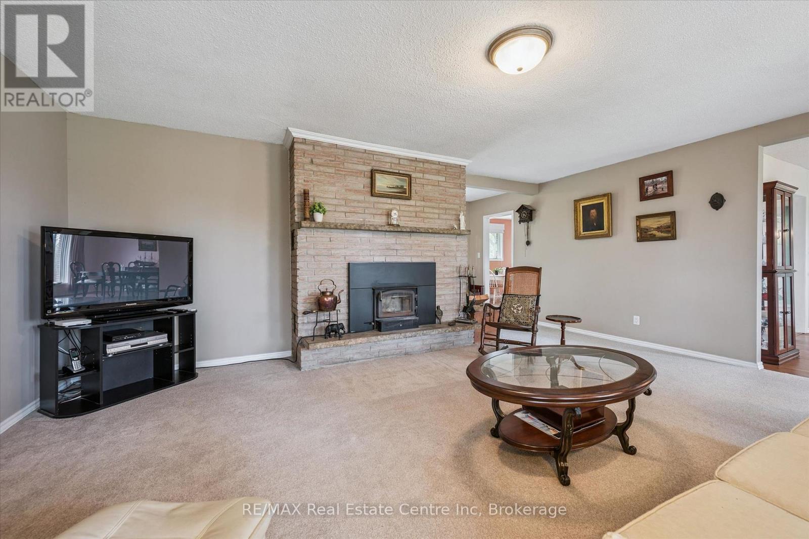 8420 ERAMOSA-GARAFRAXA TOWNLINE - 7