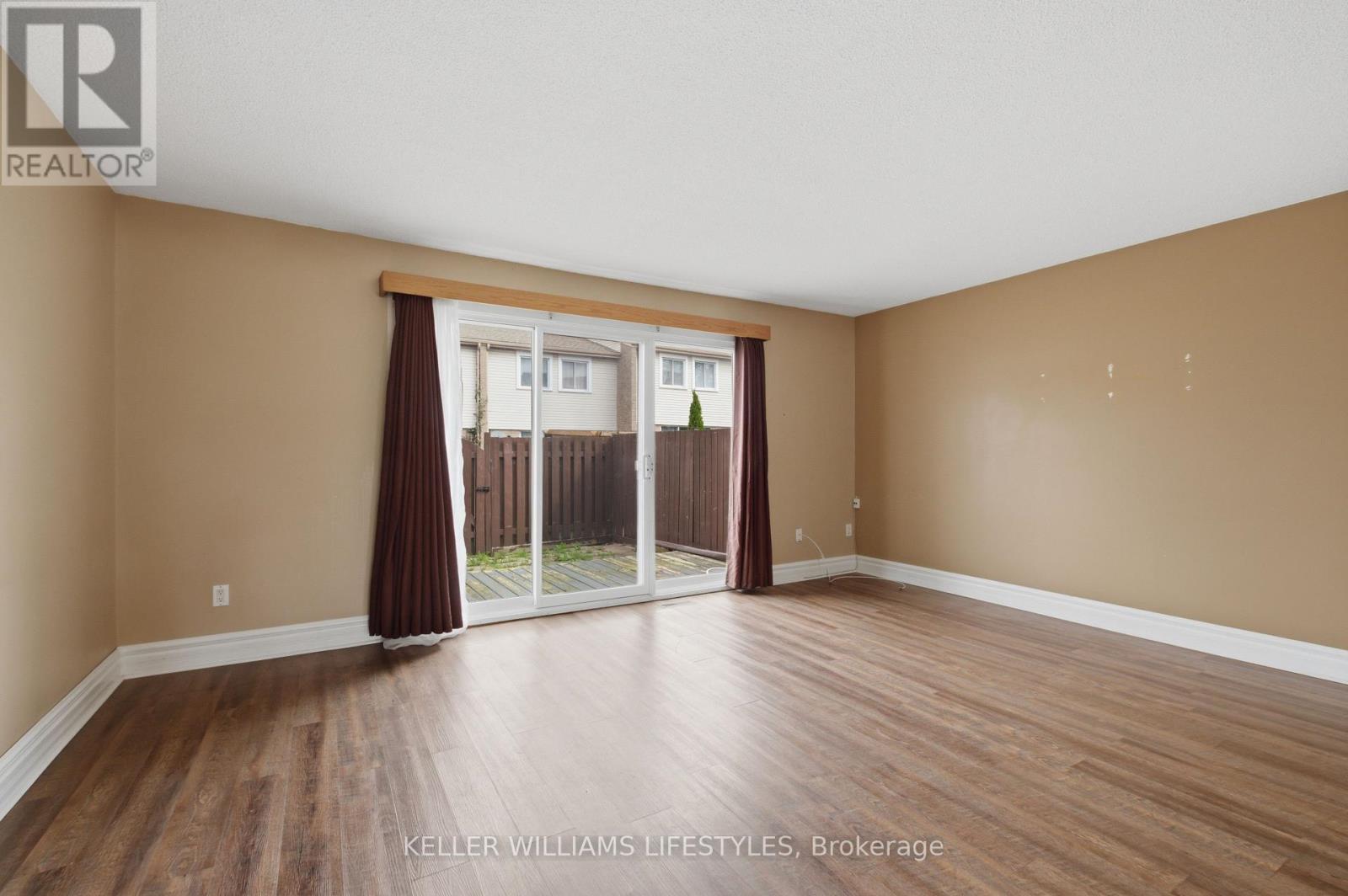 #136 500 OSGOODE DRIVE - 18