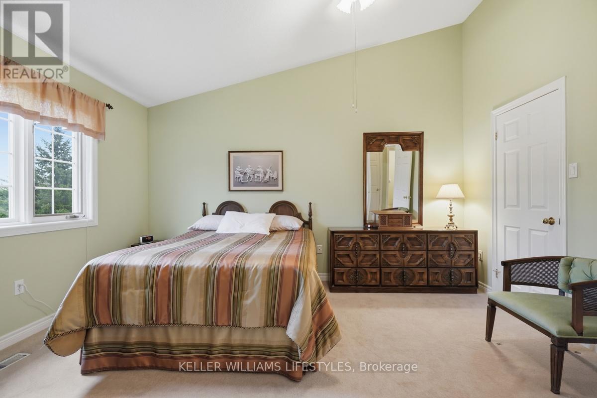 #24 519 RIVERSIDE DRIVE - 28