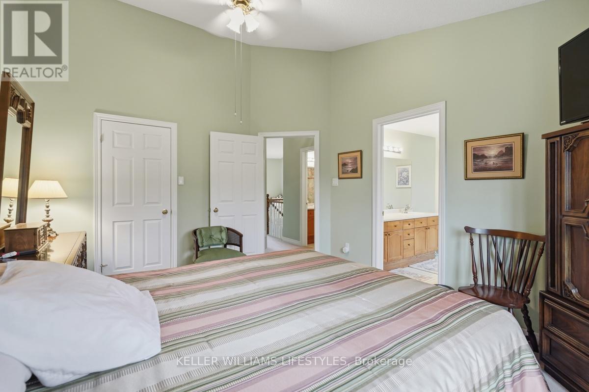 #24 519 RIVERSIDE DRIVE - 29