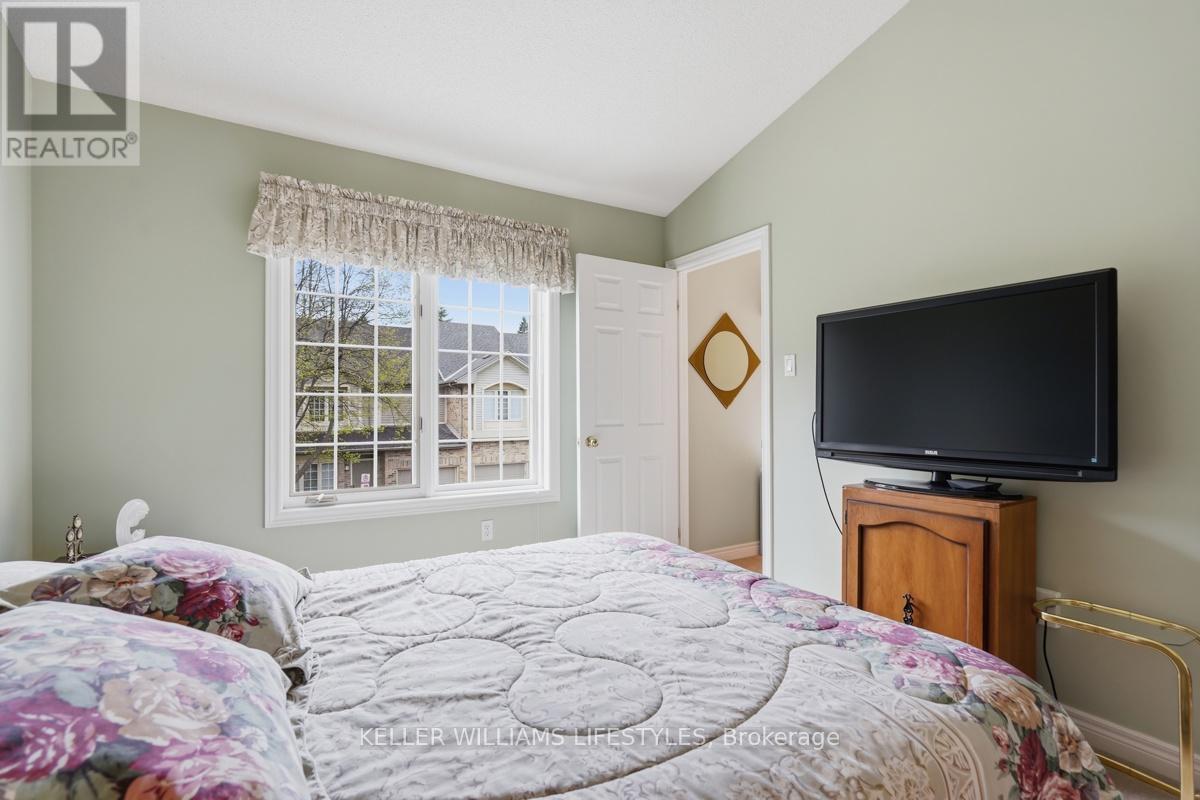 #24 519 RIVERSIDE DRIVE - 34