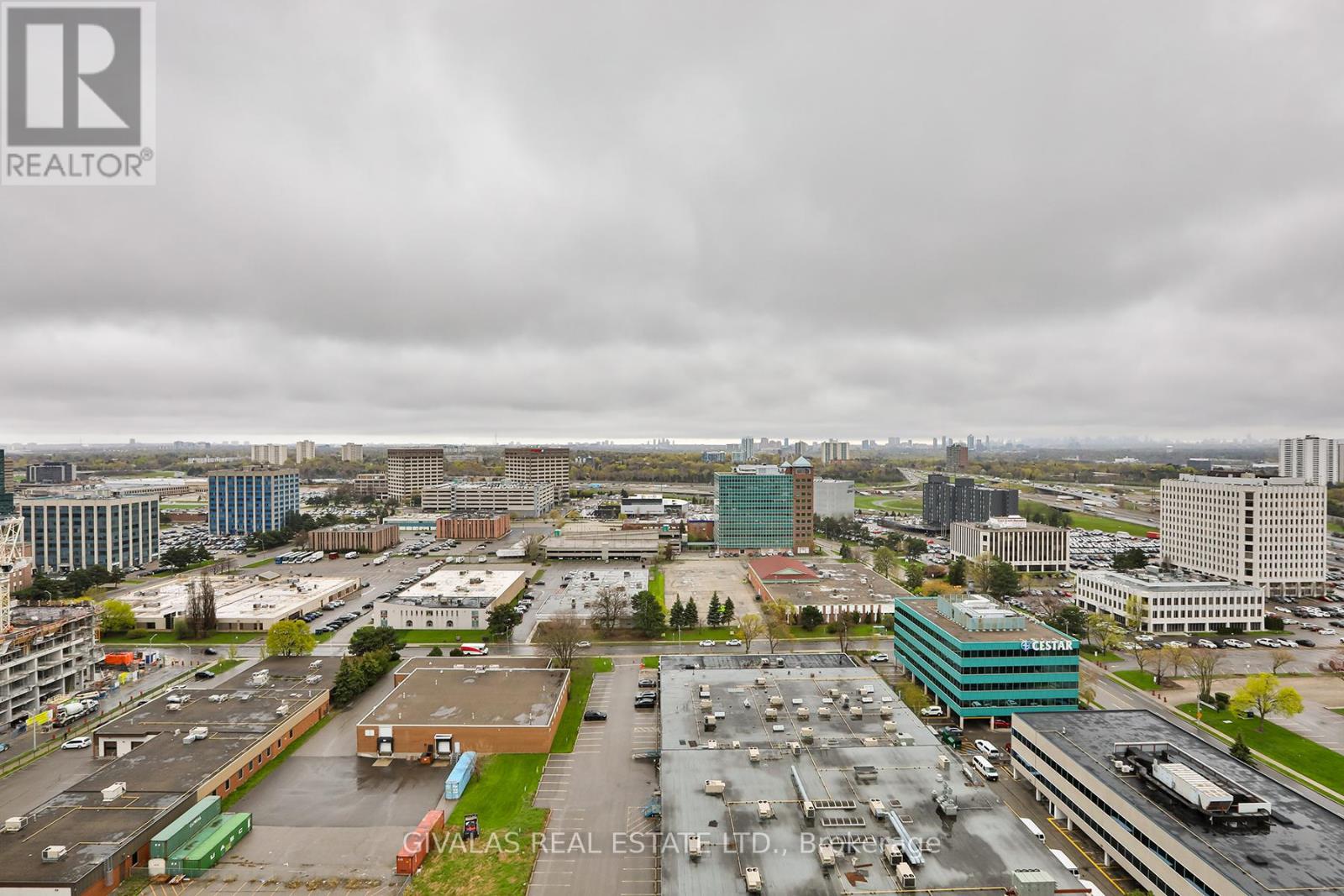 #2110 30 HERONS HILL WAY - 33