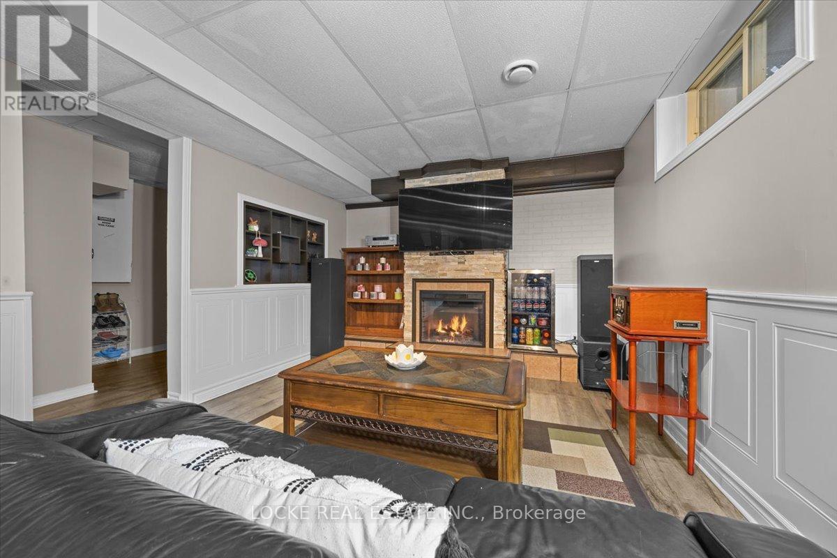 1920 LANDRY STREET - 29