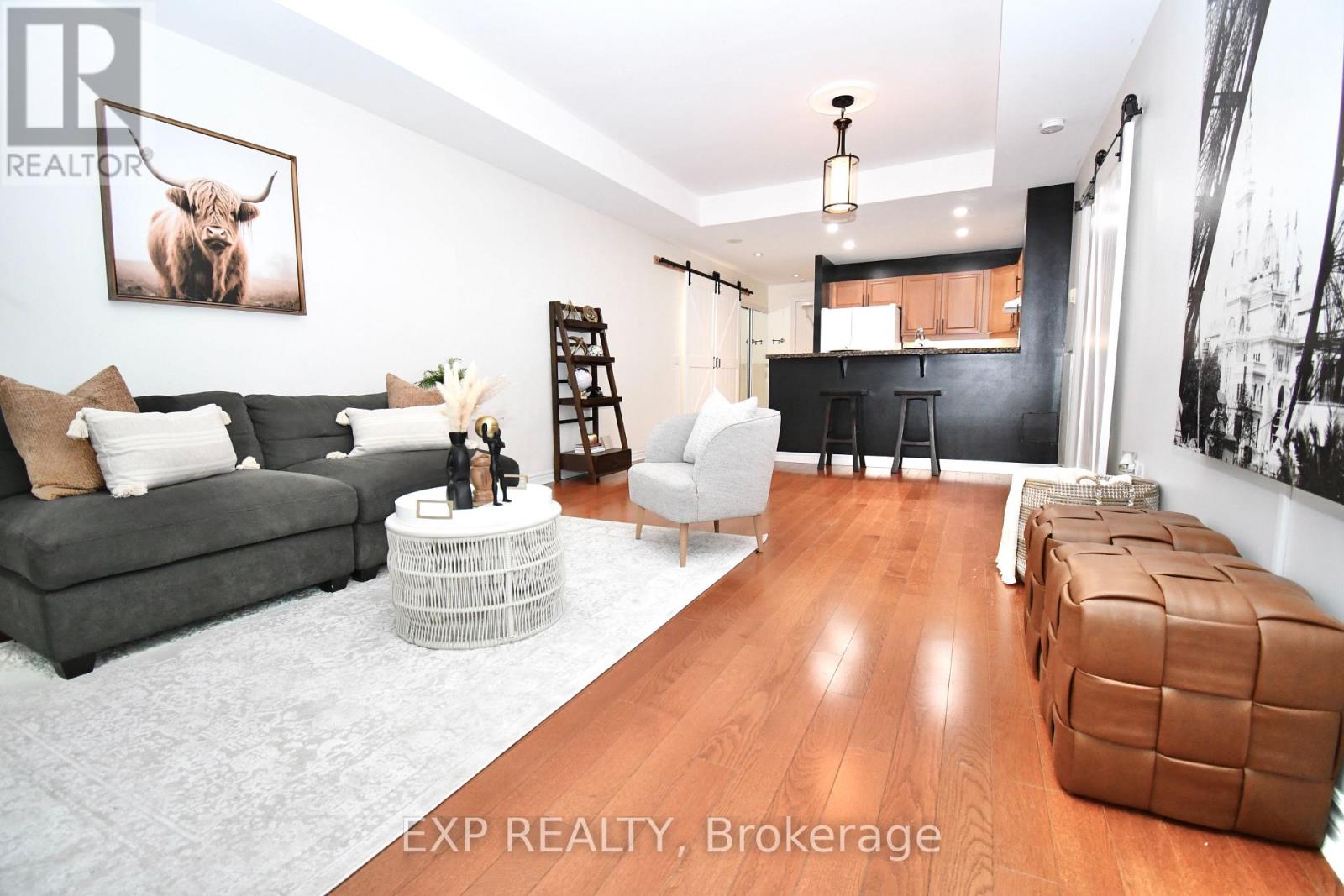 #604 6 TORONTO STREET - 13