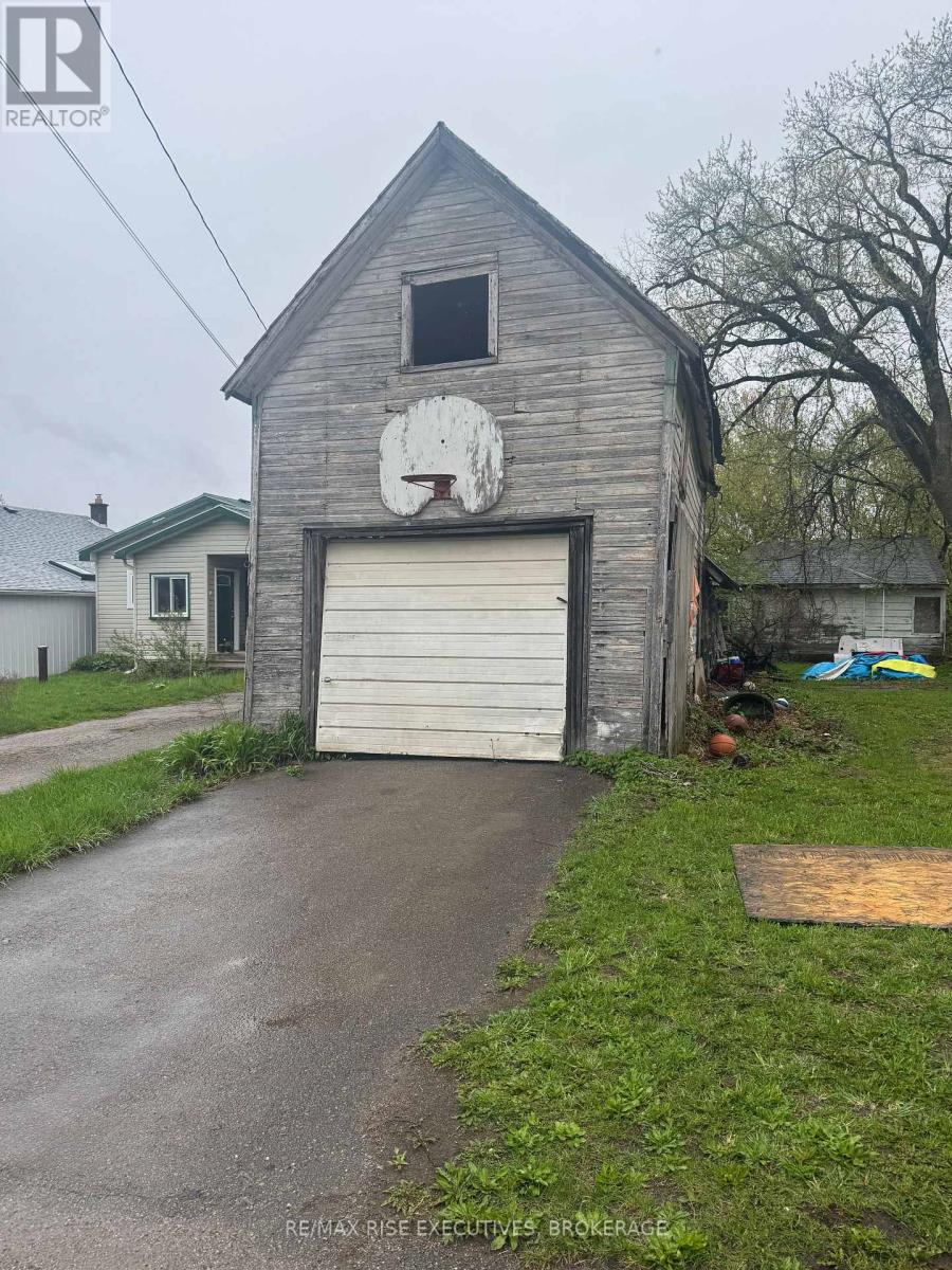 109 ADELAIDE STREET - 8