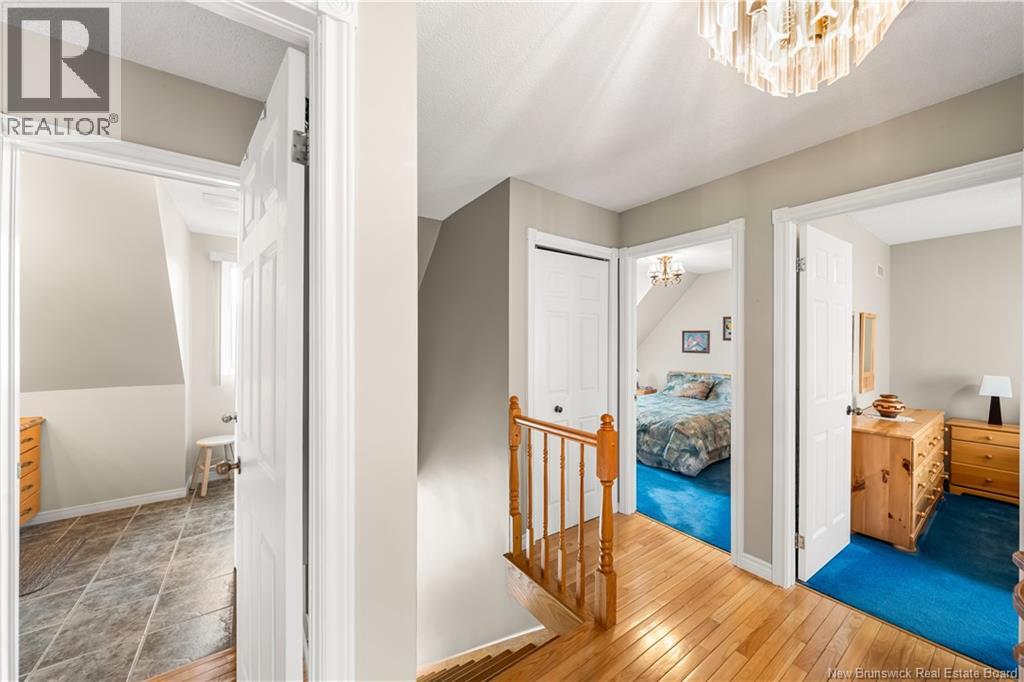 1725 Gowan Brae - 24