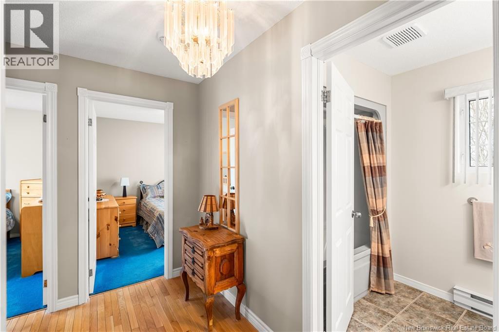 1725 Gowan Brae - 25