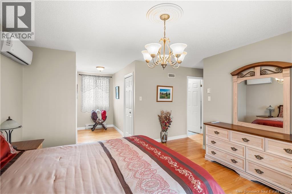1725 Gowan Brae - 35