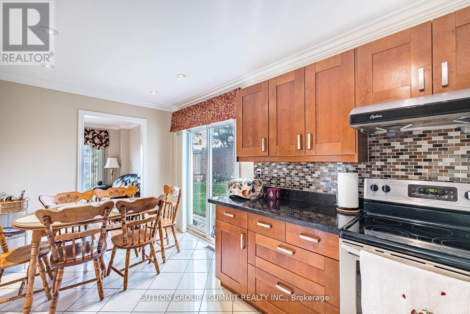 4284 SAWMILL VALLEY DRIVE - 24