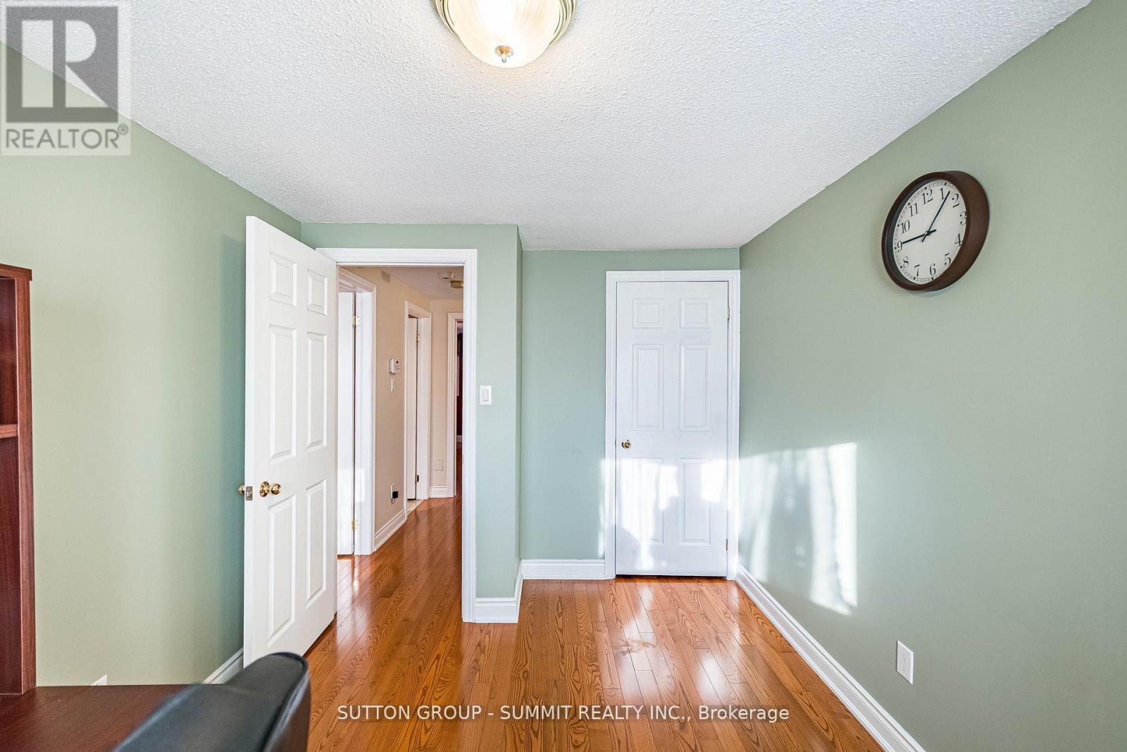 4284 SAWMILL VALLEY DRIVE - 34