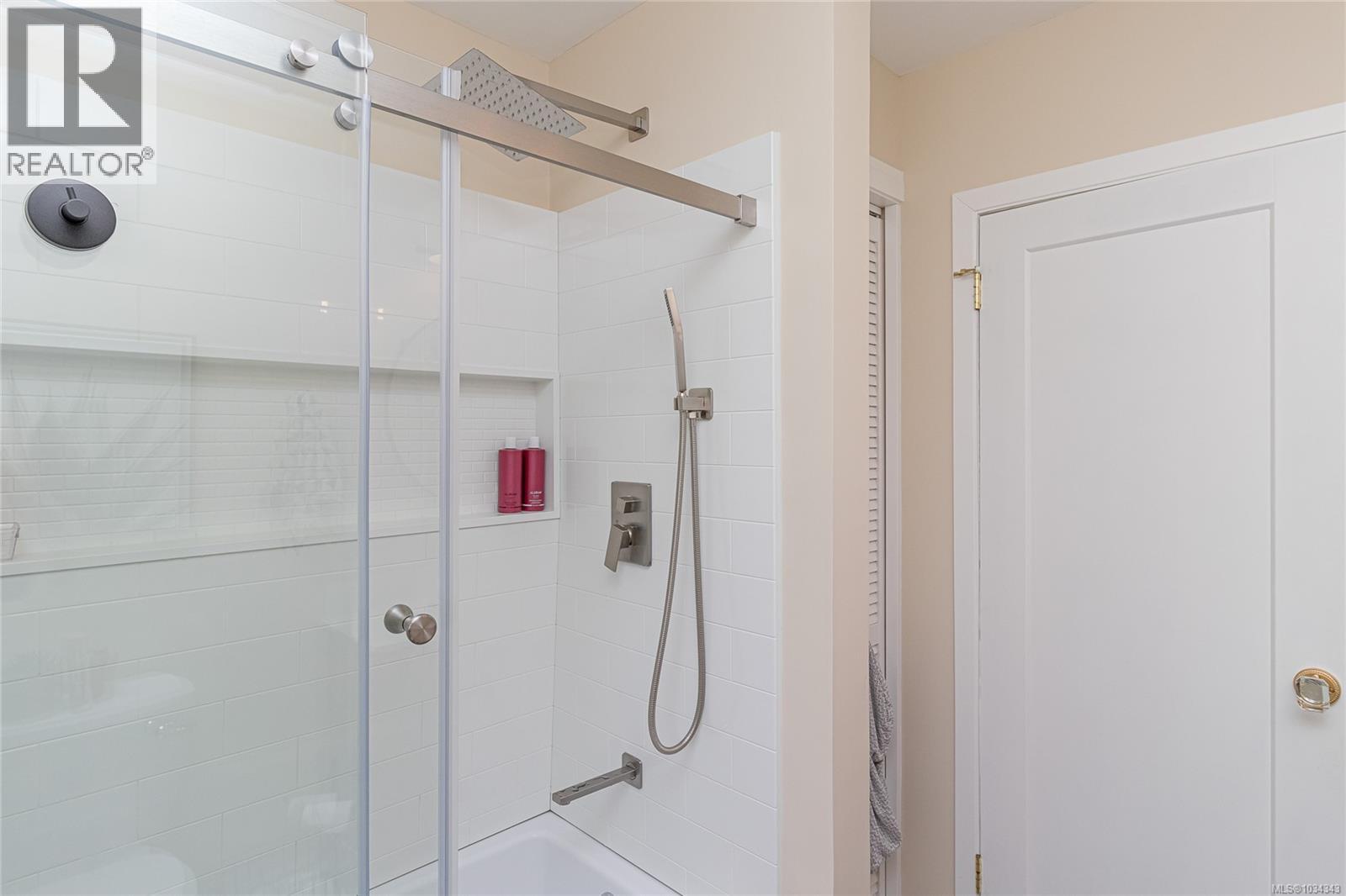 312 Warren St - 26