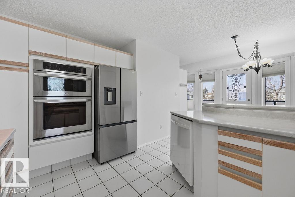 3772 30 ST NW, Edmonton