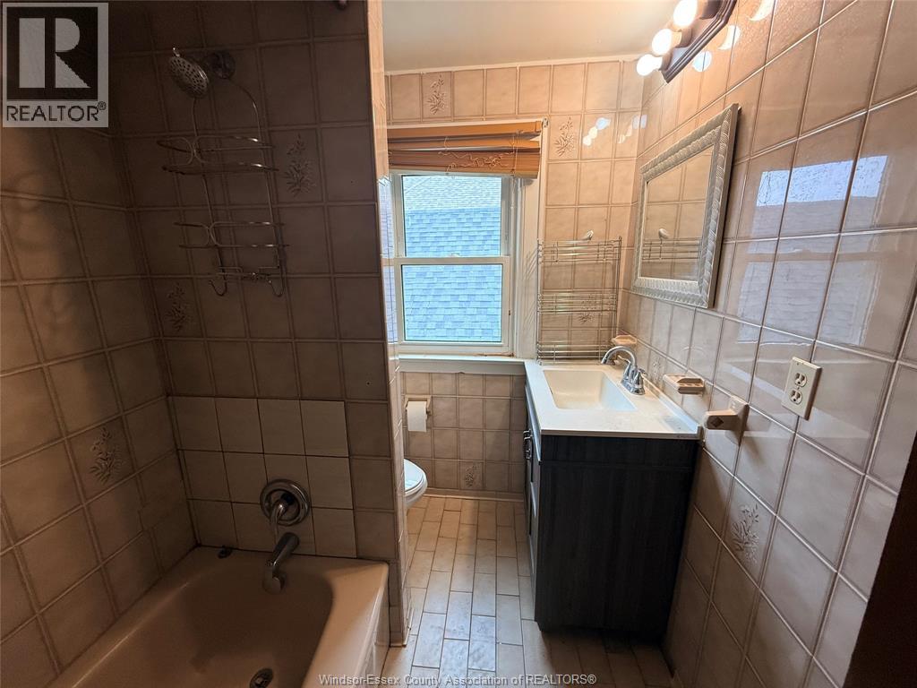 1378 ERIE STREET East Unit# MAIN, Windsor, Ontario, N9A3Z7 — Photo 12