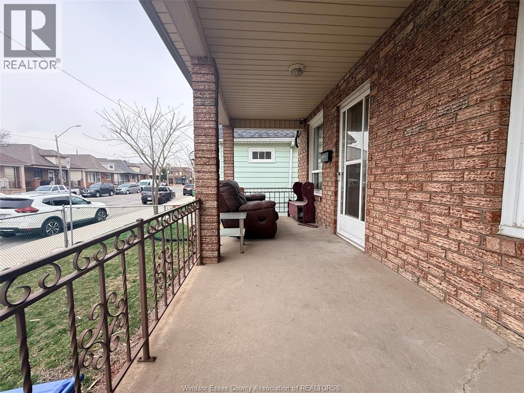 1378 ERIE STREET East Unit# MAIN, Windsor, Ontario, N9A3Z7 — Photo 3