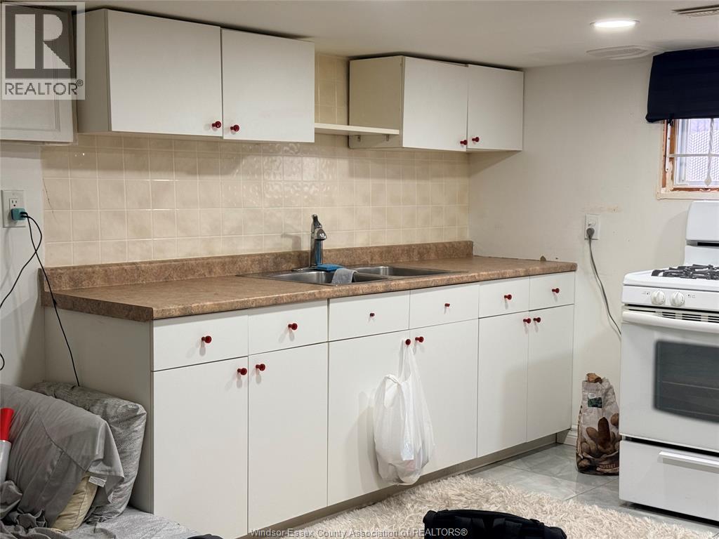 1378 ERIE STREET East Unit# LOWER, Windsor, Ontario, N9A3Z7 — Photo 3