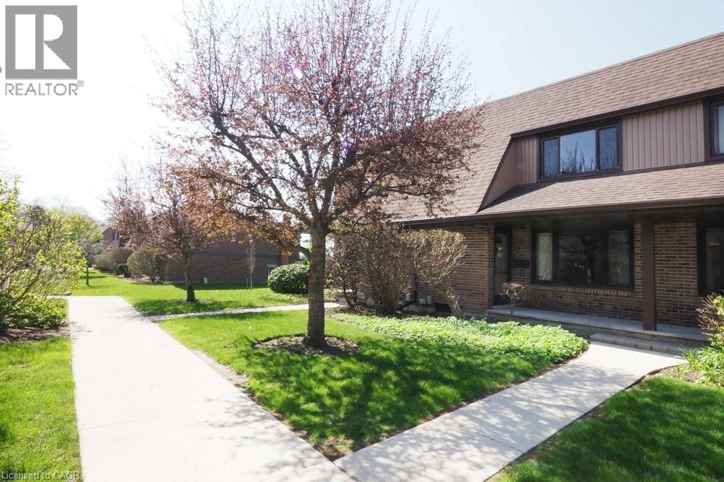 279 SANDOWNE Drive Unit# 32, Waterloo, Ontario, N2K2C1 — Photo 2