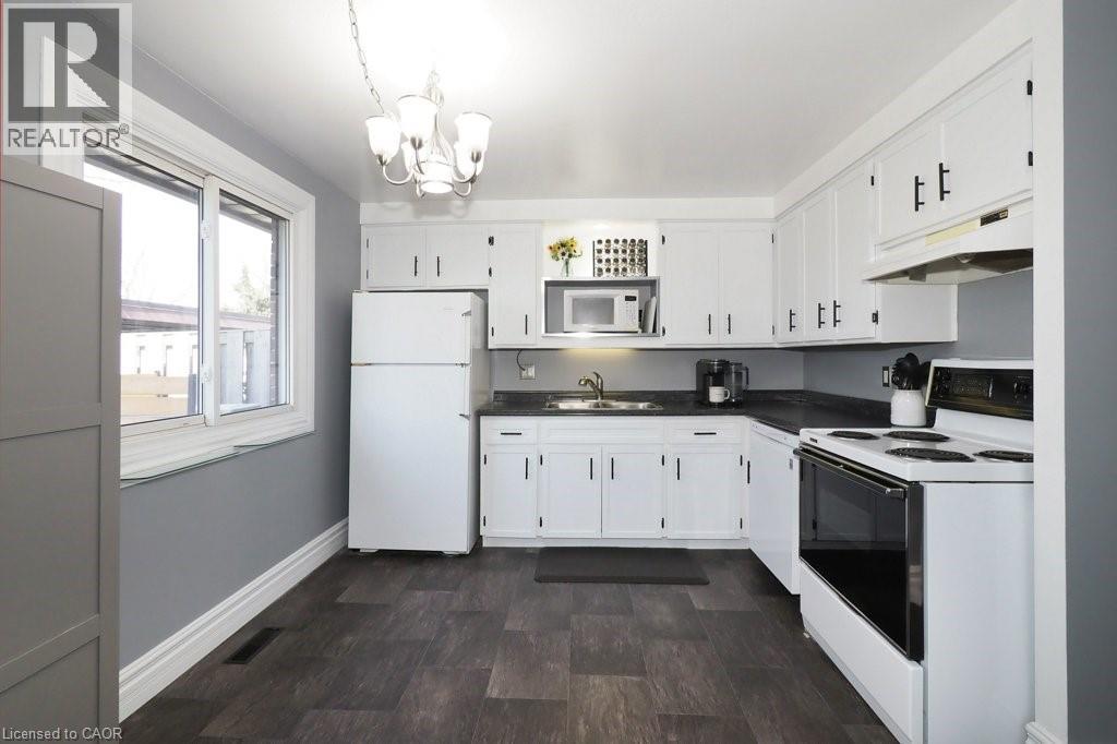 279 SANDOWNE Drive Unit# 32, Waterloo, Ontario, N2K2C1 — Photo 20