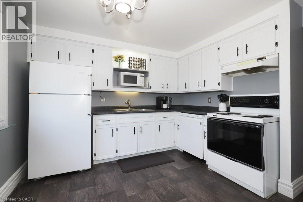 279 SANDOWNE Drive Unit# 32, Waterloo, Ontario, N2K2C1 — Photo 42