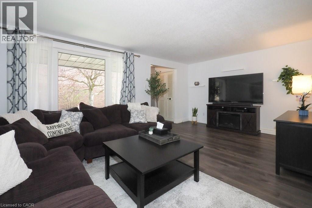279 SANDOWNE Drive Unit# 32, Waterloo, Ontario, N2K2C1 — Photo 4