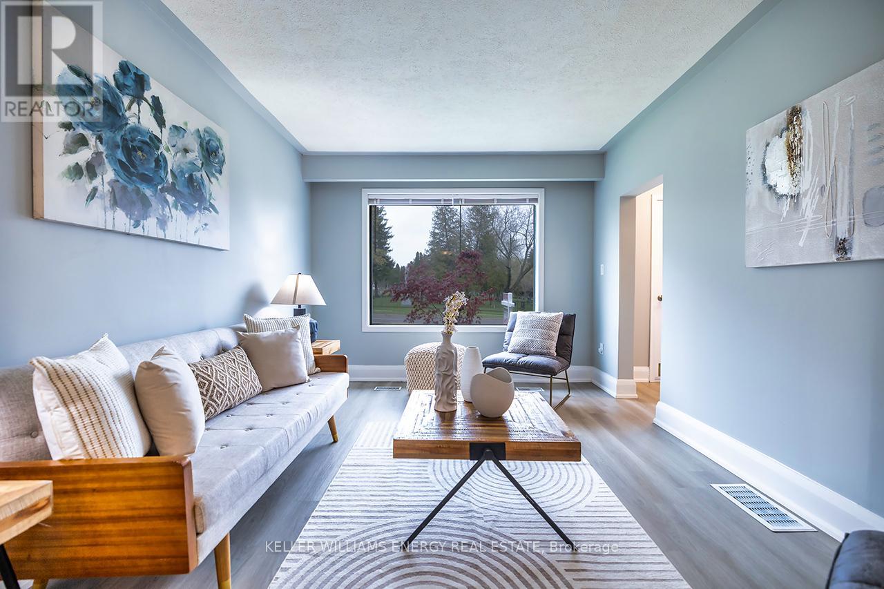 739 KING STREET W - 11