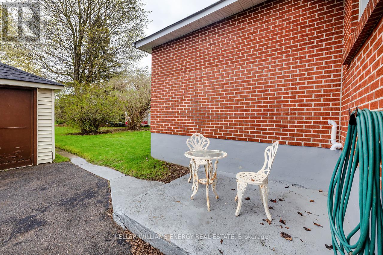 739 KING STREET W - 31