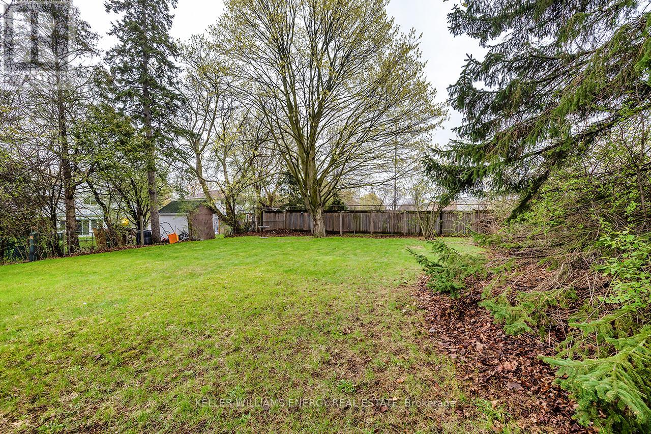 739 KING STREET W - 35