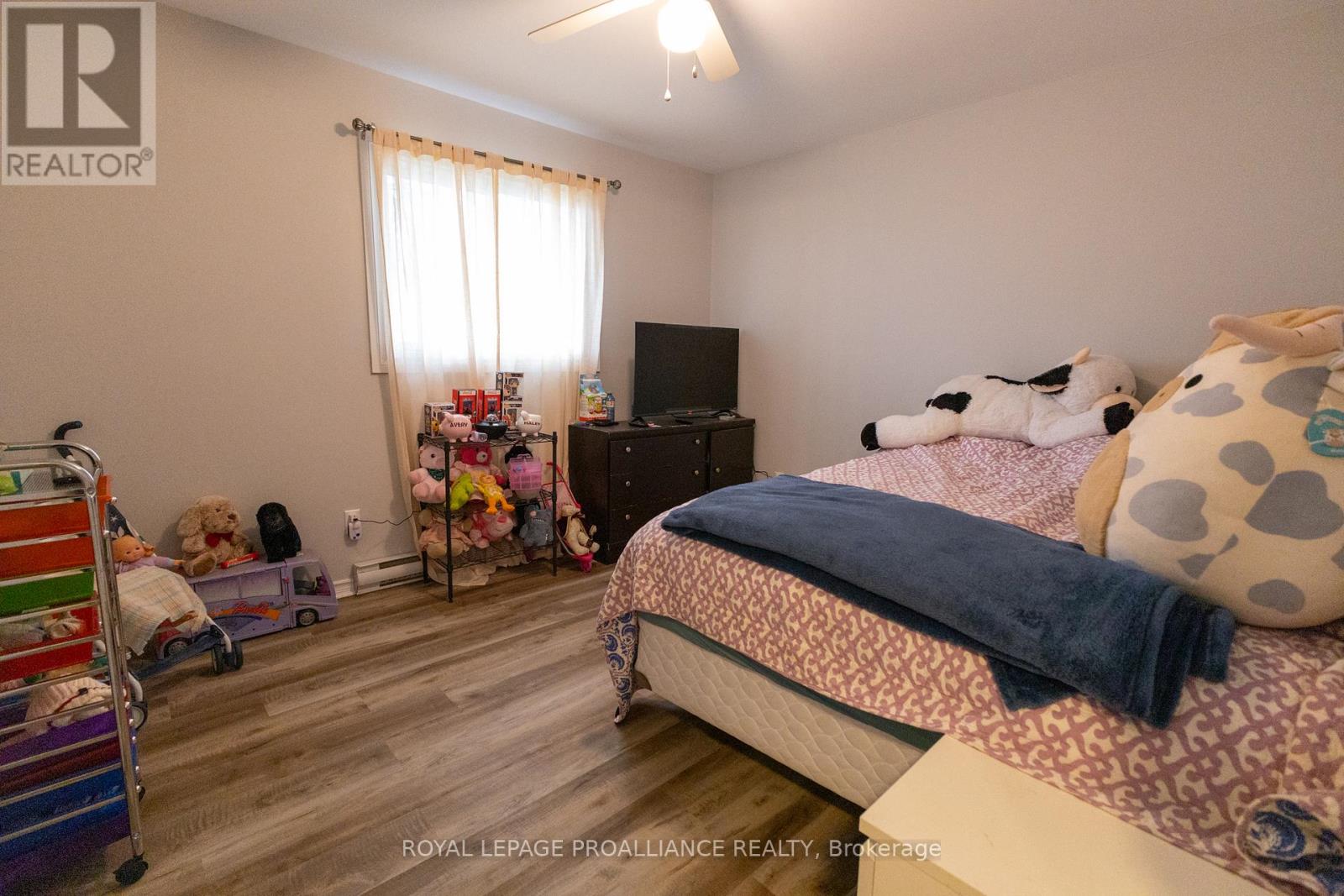 60 WALLBRIDGE CRESCENT - 39