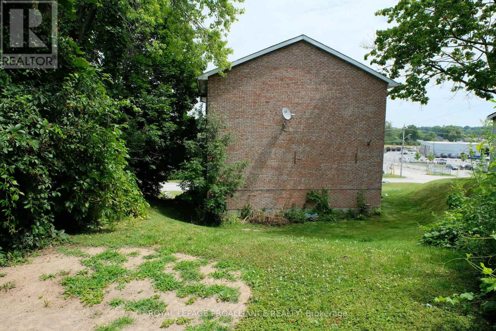 60 WALLBRIDGE CRESCENT - 5