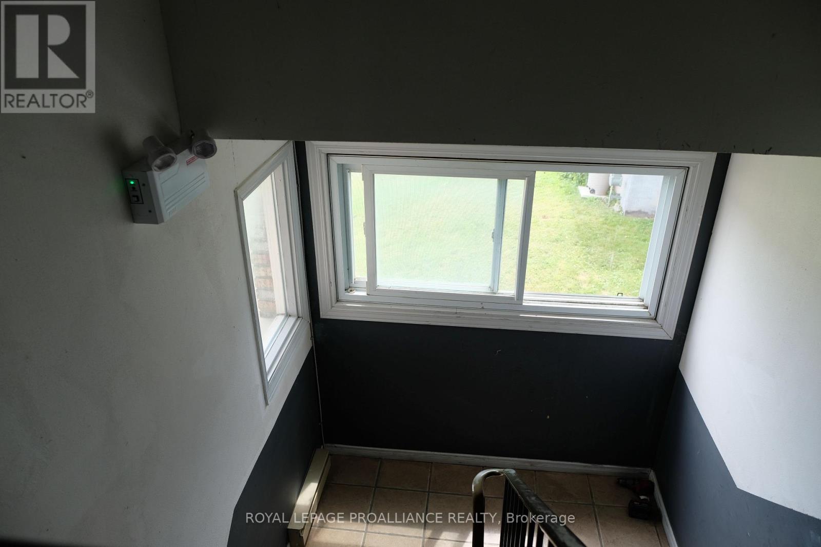 60 WALLBRIDGE CRESCENT - 6