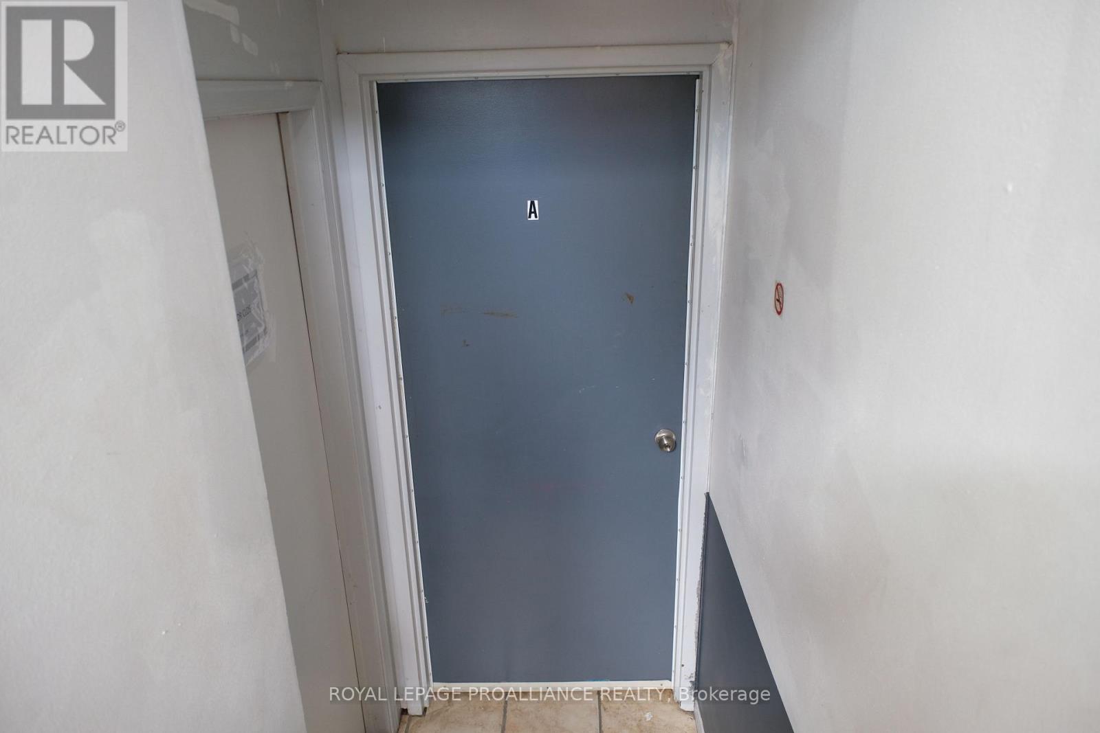 60 WALLBRIDGE CRESCENT - 7