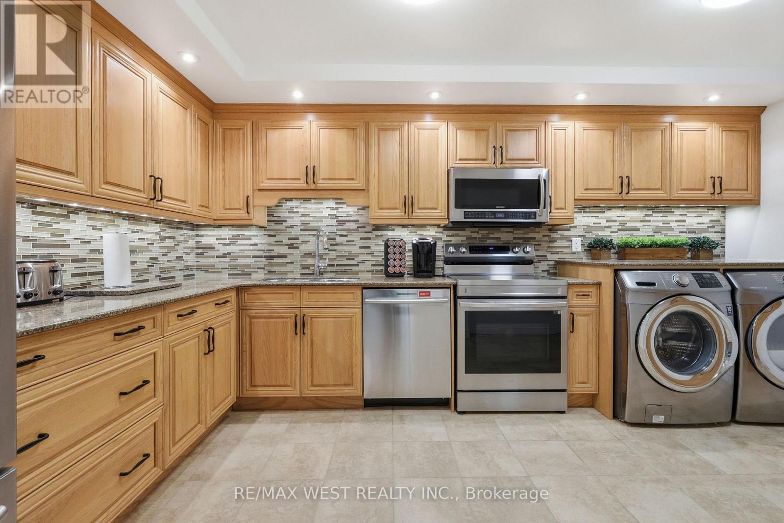 #401 1275 MARKHAM ROAD - 11